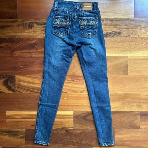 Sexy Couture Columbian Jeans - Picture 6 of 12